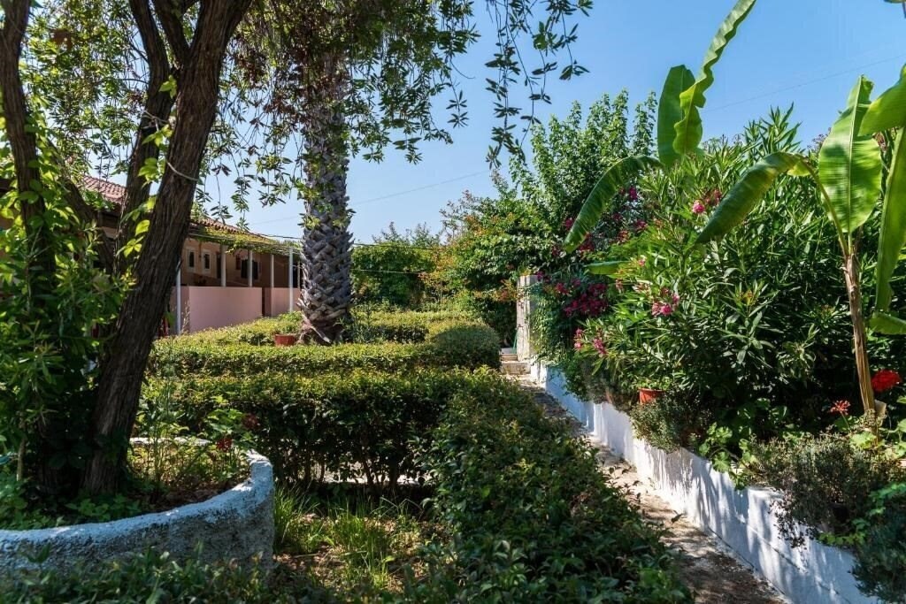 Изображение Roussa Studios 2*